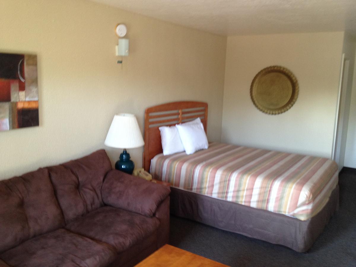 Motel Dinner Bell 3*